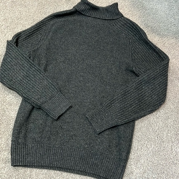 (20) Farwest knit sweater - Picture 1 of 2